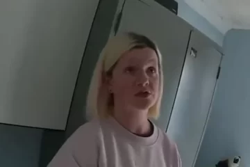 Una mujer asesinó a sus padres y vivió con los cadáveres por años: el video de su confesión Una mujer asesinó a sus padres y vivió con los cadáveres por años: el video de su confesión