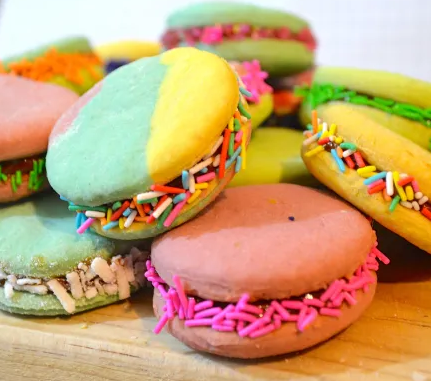 Cómo preparar alfajores de colores: ideal para hacerlos juntos a tus hijos Cómo preparar alfajores de colores: ideal para hacerlos juntos a tus hijos