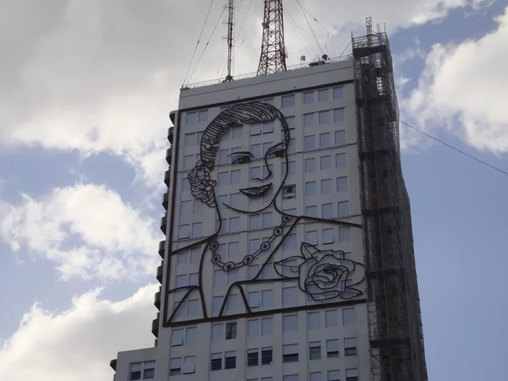 El Gobierno evalúa demoler el edificio que tiene la imagen de Evita El Gobierno evalúa demoler el edificio que tiene la imagen de Evita