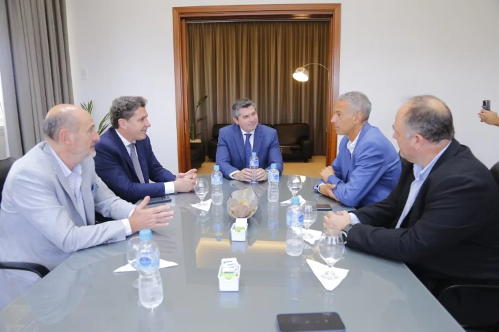 Orrego recibió a ministros de Mendoza y Río Negro en el marco de la FNS Orrego recibió a ministros de Mendoza y Río Negro en el marco de la FNS
