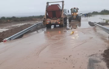 Llueve intensamente en San Juan y advierten sobre bajada de creciente en algunas rutas Llueve intensamente en San Juan y advierten sobre bajada de creciente en algunas rutas