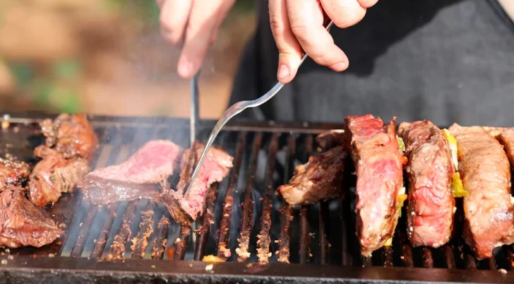 Día Nacional del Asado: cómo dominar la parrilla y lograr cocciones memorables según los chefs Día Nacional del Asado: cómo dominar la parrilla y lograr cocciones memorables según los chefs