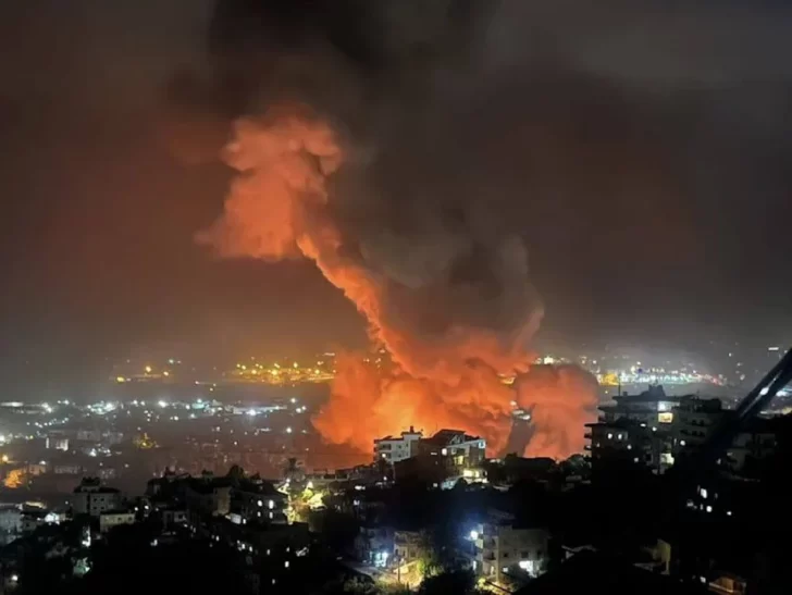 Israel desató un infierno con más de 30 bombardeos en suburbios al sur de Beirut Israel desató un infierno con más de 30 bombardeos en suburbios al sur de Beirut