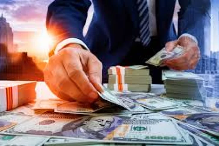 El dólar blue superó los 1.300 pesos