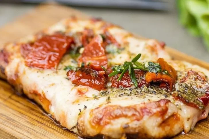 Cuál es el corte de carne a precio “popular” que reemplaza al matambrito: Receta ideal para prepararlo “a la pizza”