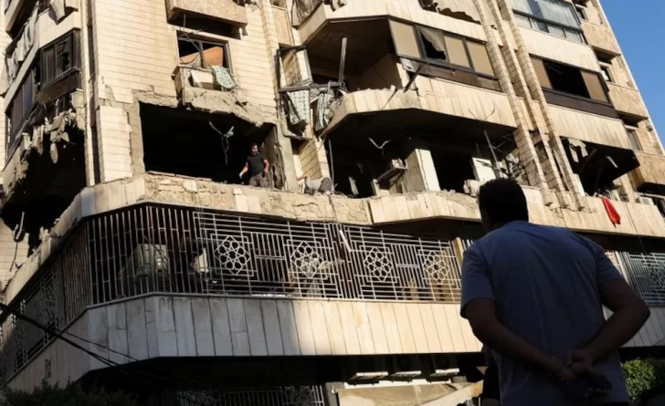 Al menos 9 muertos por un bombardeo israelí en un centro sanitario vinculado a Hezbollah en Beirut Al menos 9 muertos por un bombardeo israelí en un centro sanitario vinculado a Hezbollah en Beirut