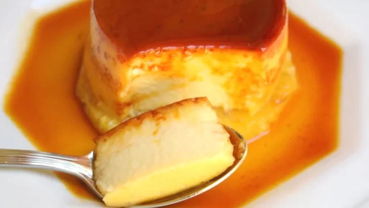 Cómo preparar flan casero: una receta sencilla, económica y que la podés hacer hasta en el microondas
