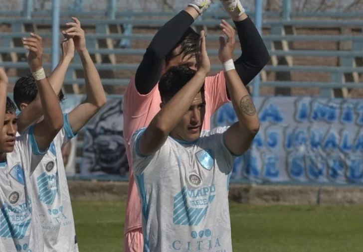 Drástica decisión: un club mendocino quedó eliminado del Federal “A” y renunció toda la Comisión Directiva Drástica decisión: un club mendocino quedó eliminado del Federal “A” y renunció toda la Comisión Directiva