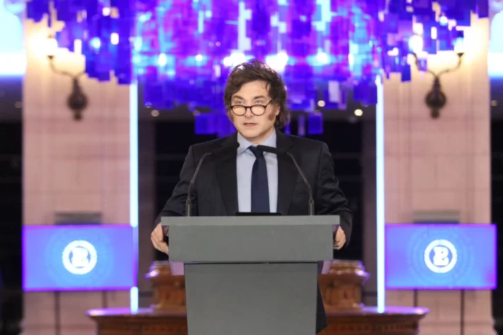 Desde el Palacio Libertad, Milei criticó a las universidades: “No quieren ser auditadas para mantener curros” Desde el Palacio Libertad, Milei criticó a las universidades: “No quieren ser auditadas para mantener curros”