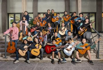 Un despliegue de guitarras Un despliegue de guitarras