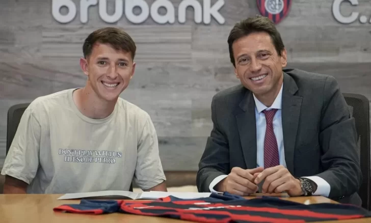 El sanjuanino Agustín Ladstatter firmó su primer contrato profesional con San Lorenzo de Almagro El sanjuanino Agustín Ladstatter firmó su primer contrato profesional con San Lorenzo de Almagro