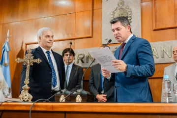 Orrego puso en función al nuevo contador general de la Provincia Orrego puso en función al nuevo contador general de la Provincia