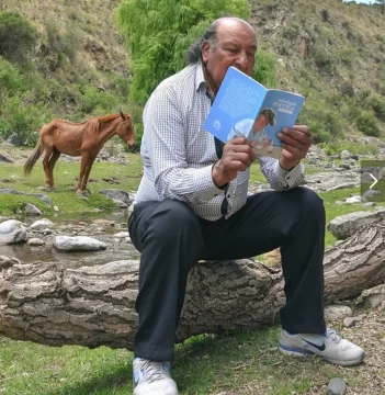 Antología Poética del escritor Ladislao Reyes Antología Poética del escritor Ladislao Reyes