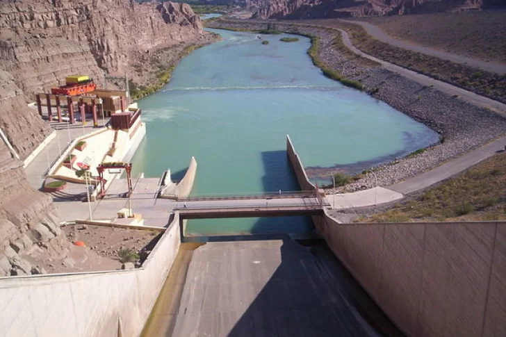 Liberarán agua del dique