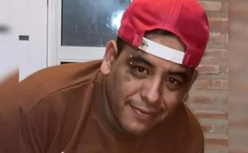 Le pegaron patadas en la cabeza, un ladrillazo y lo apuñalaron a la salida de una fiesta: agonizó 28 días hasta morir Le pegaron patadas en la cabeza, un ladrillazo y lo apuñalaron a la salida de una fiesta: agonizó 28 días hasta morir