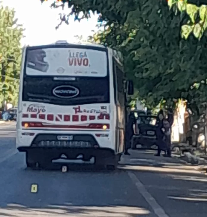 Una menor fue embestida por un colectivo Una menor fue embestida por un colectivo