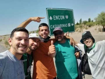 Objetivo Córdoba: los hinchas verdinegros rifan aparatos, venden comida y comparten autos para estar en la final