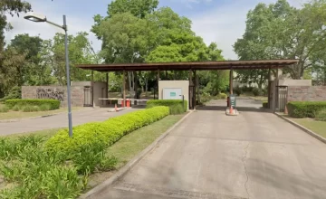 Murió el chico de 14 años que mató a su padre a tiros e hirió a su mamá y a su hermana Murió el chico de 14 años que mató a su padre a tiros e hirió a su mamá y a su hermana