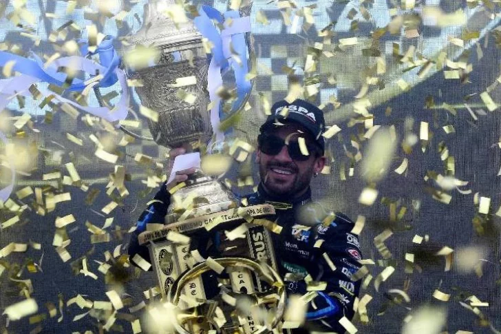 Santero, el primer mendocino en consagrarse campeón de TC