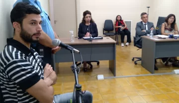 Descargan en 10.000 hojas las amenazas de un policía a su ex: le dan 1 año de castigo Descargan en 10.000 hojas las amenazas de un policía a su ex: le dan 1 año de castigo