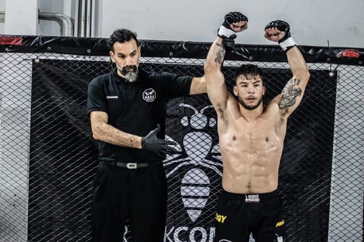 El luchador Araoz se presenta en México