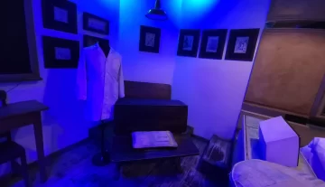 Una escuela, un auto y hasta una comisaría: las insólitas nuevas temáticas en hoteles alojamientos Una escuela, un auto y hasta una comisaría: las insólitas nuevas temáticas en hoteles alojamientos