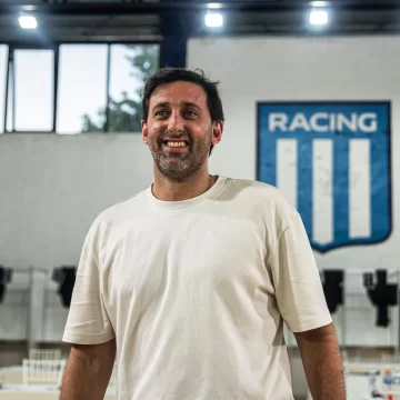 Diego Milito derrotó al oficialismo y se convirtió en el nuevo presidente de Racing Diego Milito derrotó al oficialismo y se convirtió en el nuevo presidente de Racing
