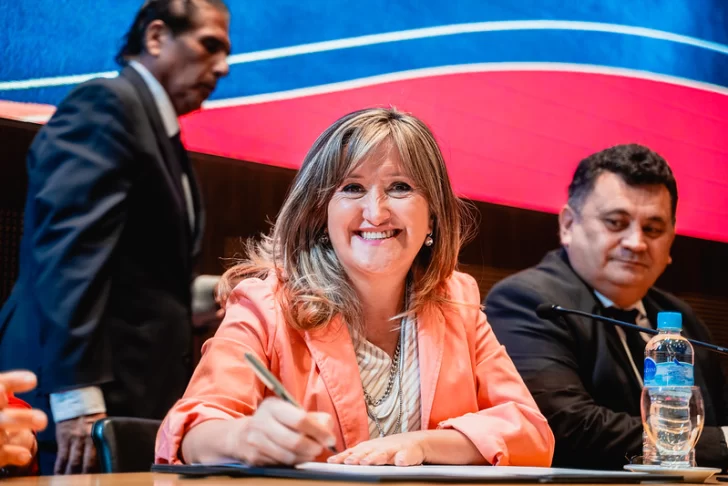 Paritaria docente: la ministra de Educación dijo que están “tratando de llegar a un acuerdo con los docentes” Paritaria docente: la ministra de Educación dijo que están “tratando de llegar a un acuerdo con los docentes”