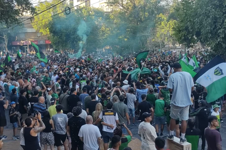 [GALERIA DE FOTOS] Festejos eufóricos en toda la provincia por el regreso de San Martín a Primera División