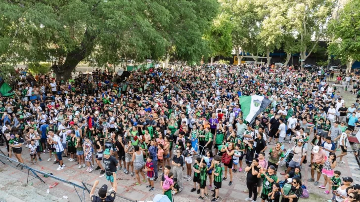 Mil personas vivieron la final del Reducido desde una plaza capitalina