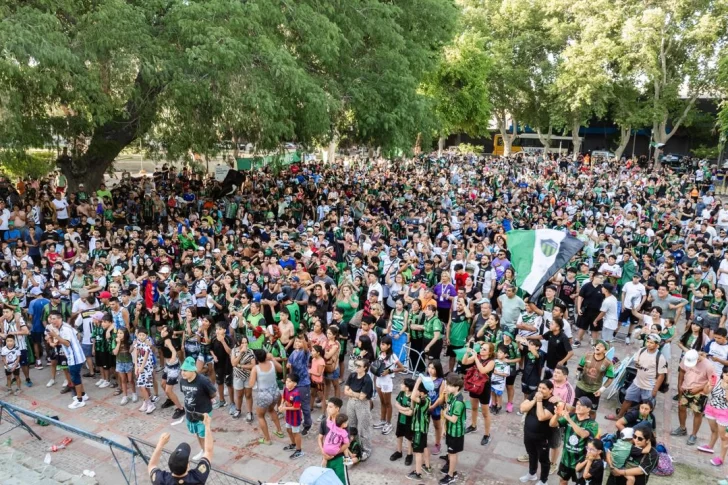 Mil personas vivieron la final del Reducido desde una plaza capitalina