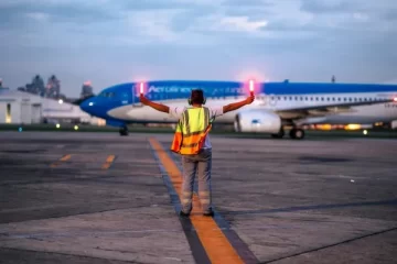 La Justicia suspendió los decretos que declaraban a la aeronáutica como servicio esencial La Justicia suspendió los decretos que declaraban a la aeronáutica como servicio esencial