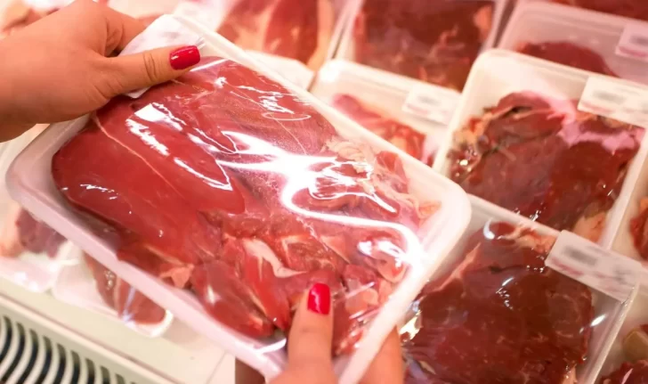 Cocina: Claves para proteger la salud al manipular la carne