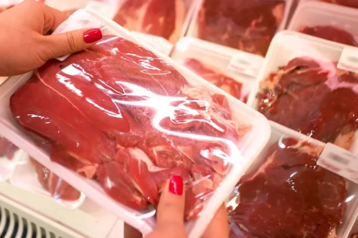 Cocina: Claves para proteger la salud al manipular la carne