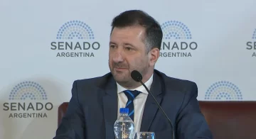 El Gobierno considera un revés la expulsión de Kueider del Senado y apunta al PRO como responsable