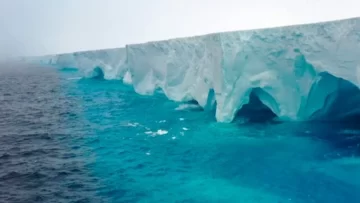 El iceberg más grande del mundo se acerca a las Islas Georgias del Sur El iceberg más grande del mundo se acerca a las Islas Georgias del Sur