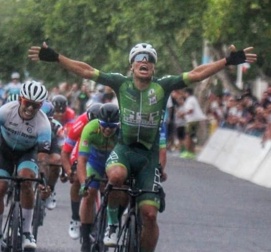 Leo Cobarrubia sumó otra clásica