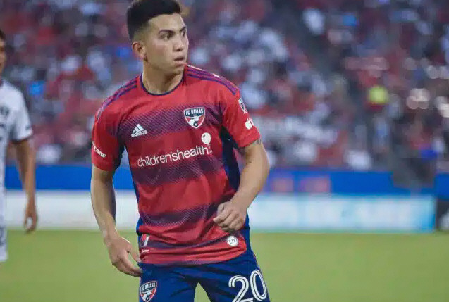 Se sumó Alan Velasco