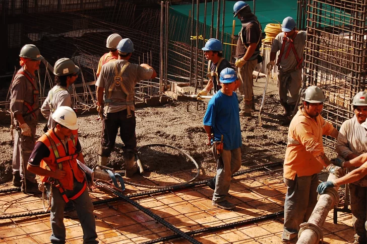 Especialistas pronostican un buen 2025 para el empleo y los salarios