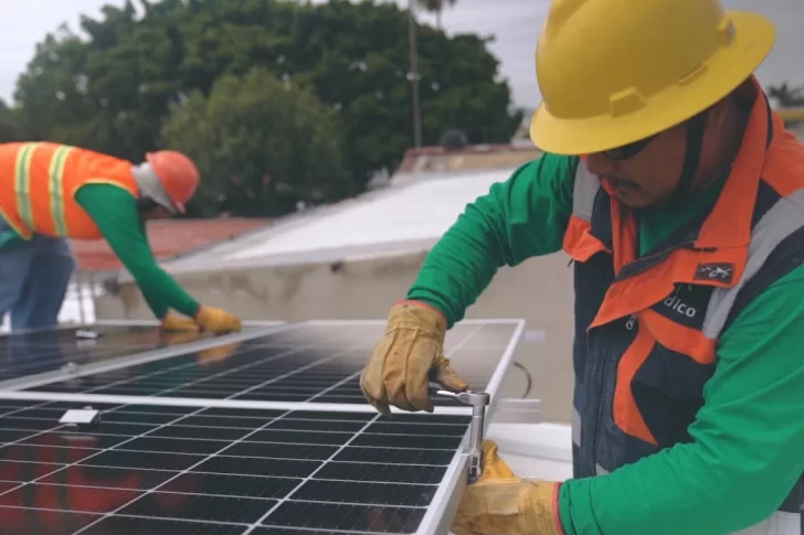 El 54% más de usuarios inyecta energía solar a la red y creció la potencia a más del doble