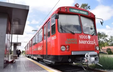 El tranvía se extiende para unir al turismo en Mendoza