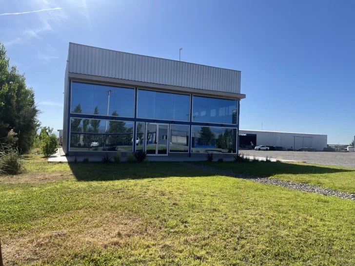 PISCINAS SAN JUAN inaugura su nueva sede comercial en el Parque Industrial de Chimbas PISCINAS SAN JUAN inaugura su nueva sede comercial en el Parque Industrial de Chimbas