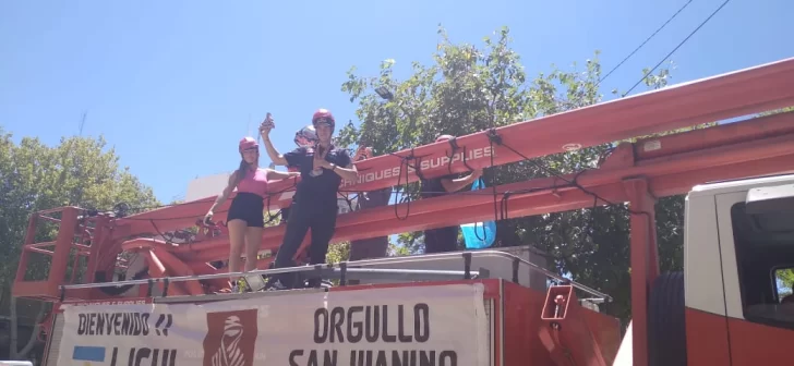 Caravana para Lisandro Sisterna, el héroe sanjuanino del Dakar Caravana para Lisandro Sisterna, el héroe sanjuanino del Dakar