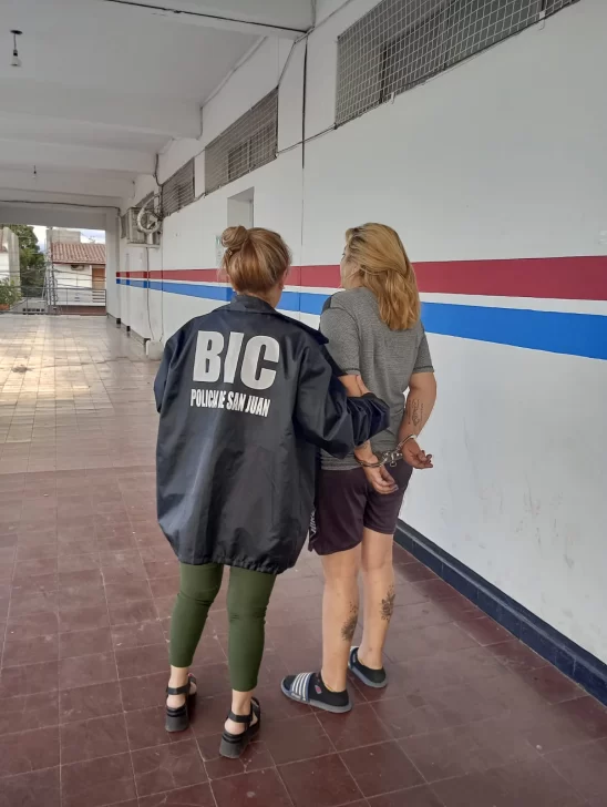 Encuentran objetos robados en una casa de Chimbas y detienen a una mujer Encuentran objetos robados en una casa de Chimbas y detienen a una mujer