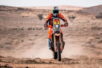 Luciano Benavides ganó la etapa 8 y sueña con el Rally Dakar en motos