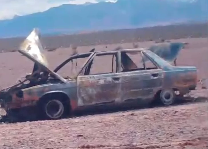 incendio-auto-calingasta-728x522