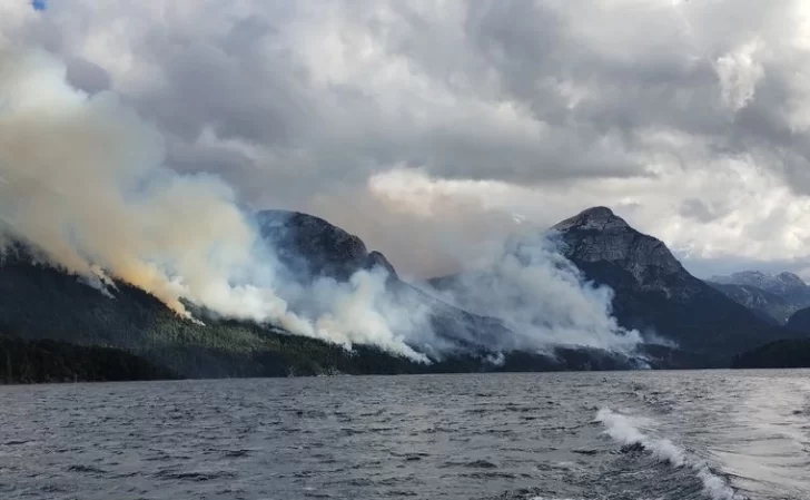 Incendio en el Parque Nahuel Huapi: sigue sin control y se consumieron 3.500 hectáreas