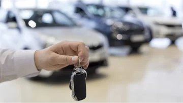 El Gobierno cree que la ropa, los autos y los productos tecno bajarán de precio por la reducción de impuestos