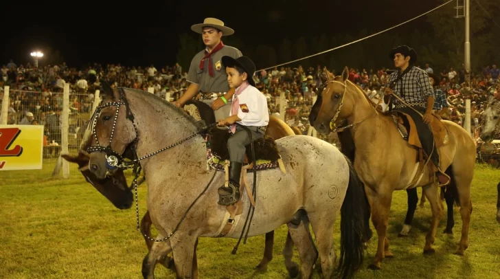 Jineteadas y música al Médano de Oro