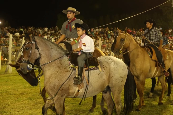 Jineteadas y música al Médano de Oro